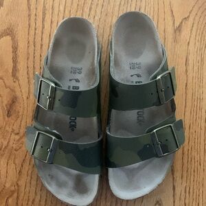 Preloved Camouflaged Birkenstock Size 39 in excellent condition